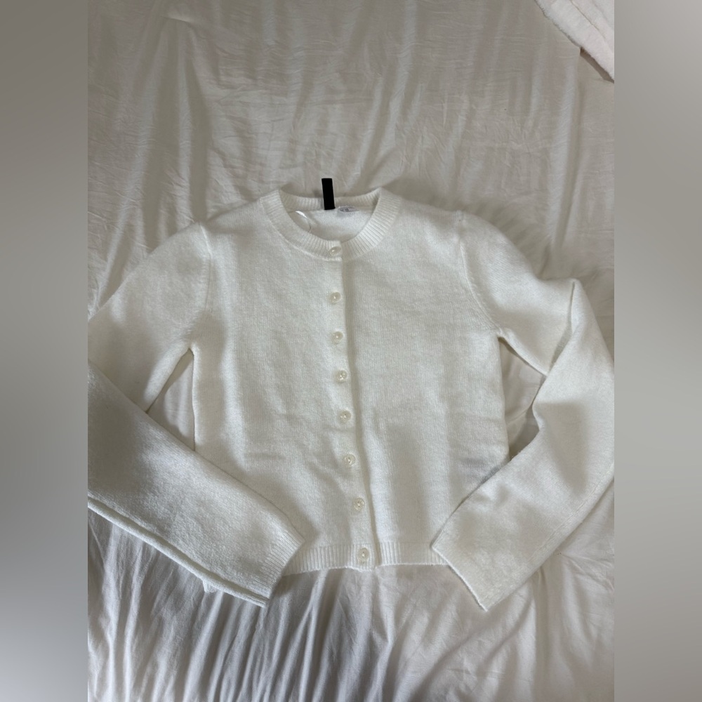 NWOT H&M button front cardigan